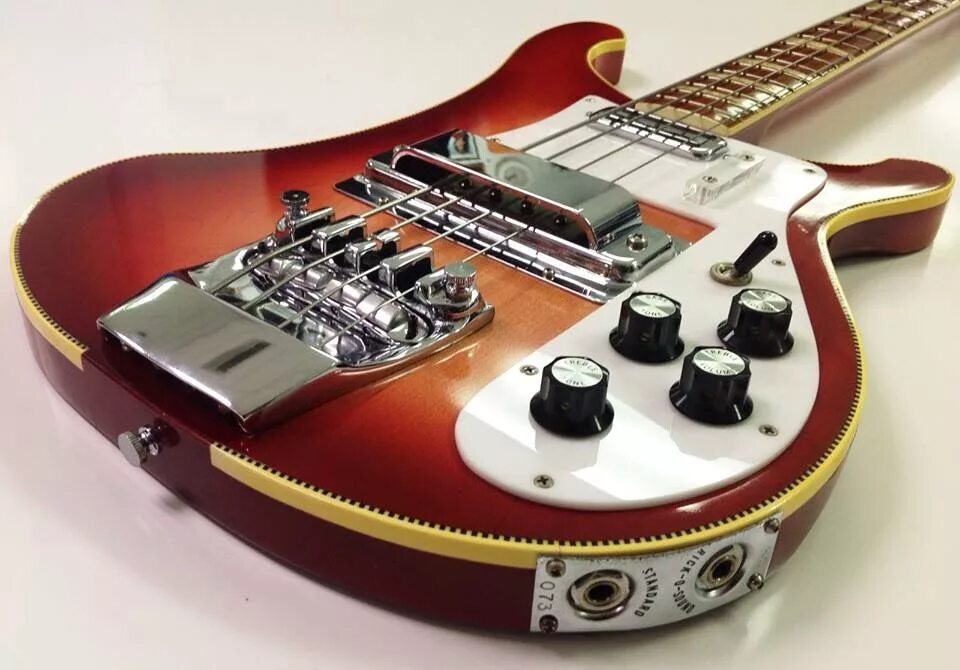 Бас гитара rickenbacker. Рикенбекер 4001. рикенбакер бас 4001. бас гитара рикенбекер 4001.