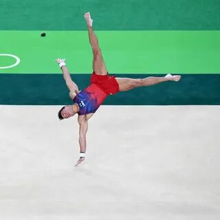 Вольные упражнения в спортивной
