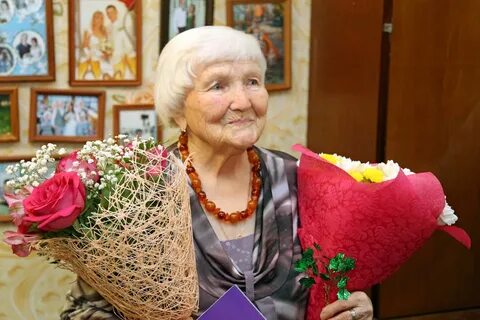 Девяносто лет бабушке