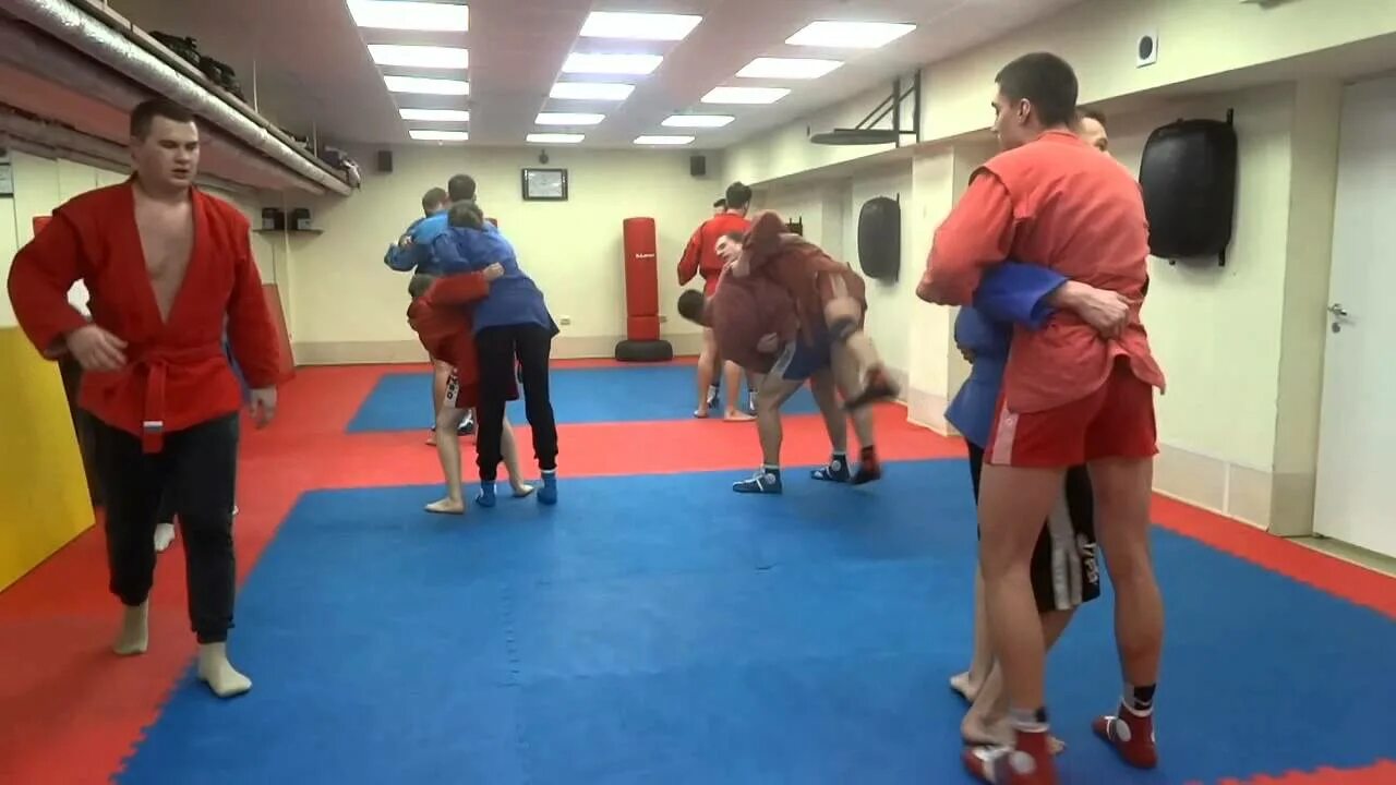 Самбо одинцово. Самбо искра. Коля миронов самбисты. Военное прикладное самбо. Самбо ученик богдан остапенко 8 лет возле школы.