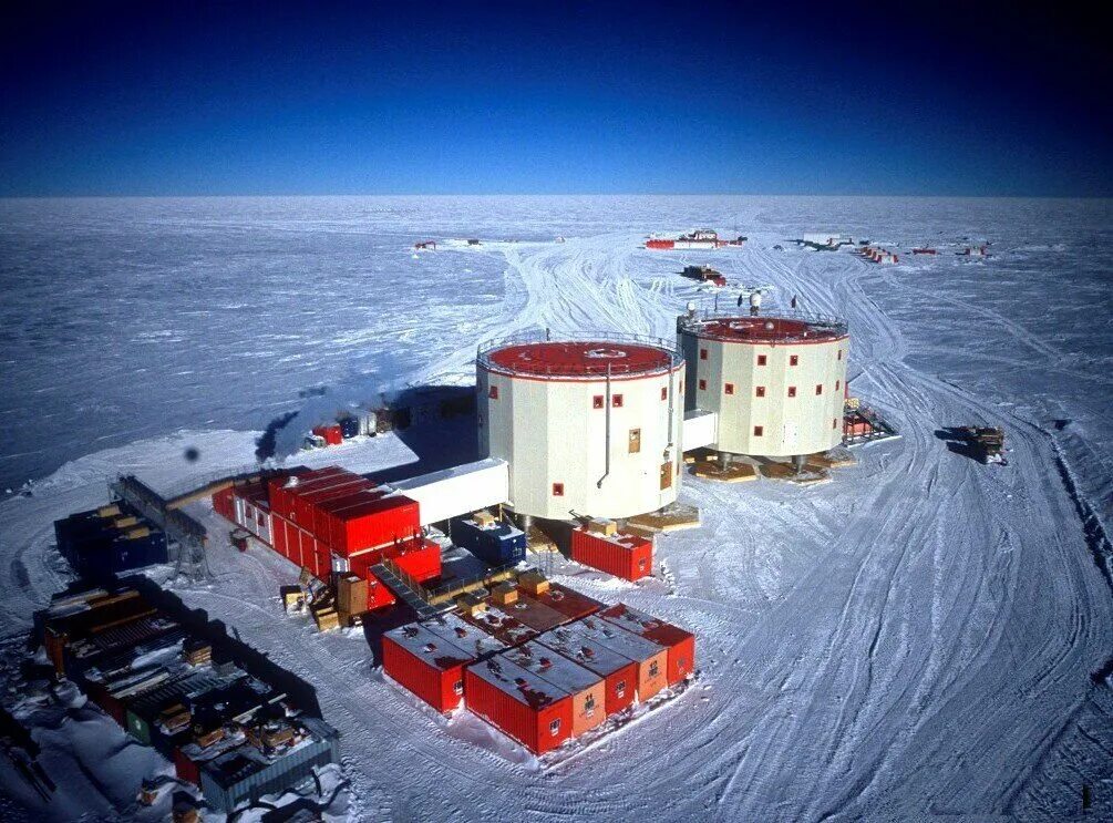 Российские антарктические станции. Станция Конкордия Антарктида. Полярная станция Конкордия. Конкордия» (французско-итальянская антарктическая станция. Конкордиа Стейшен,Антарктика.