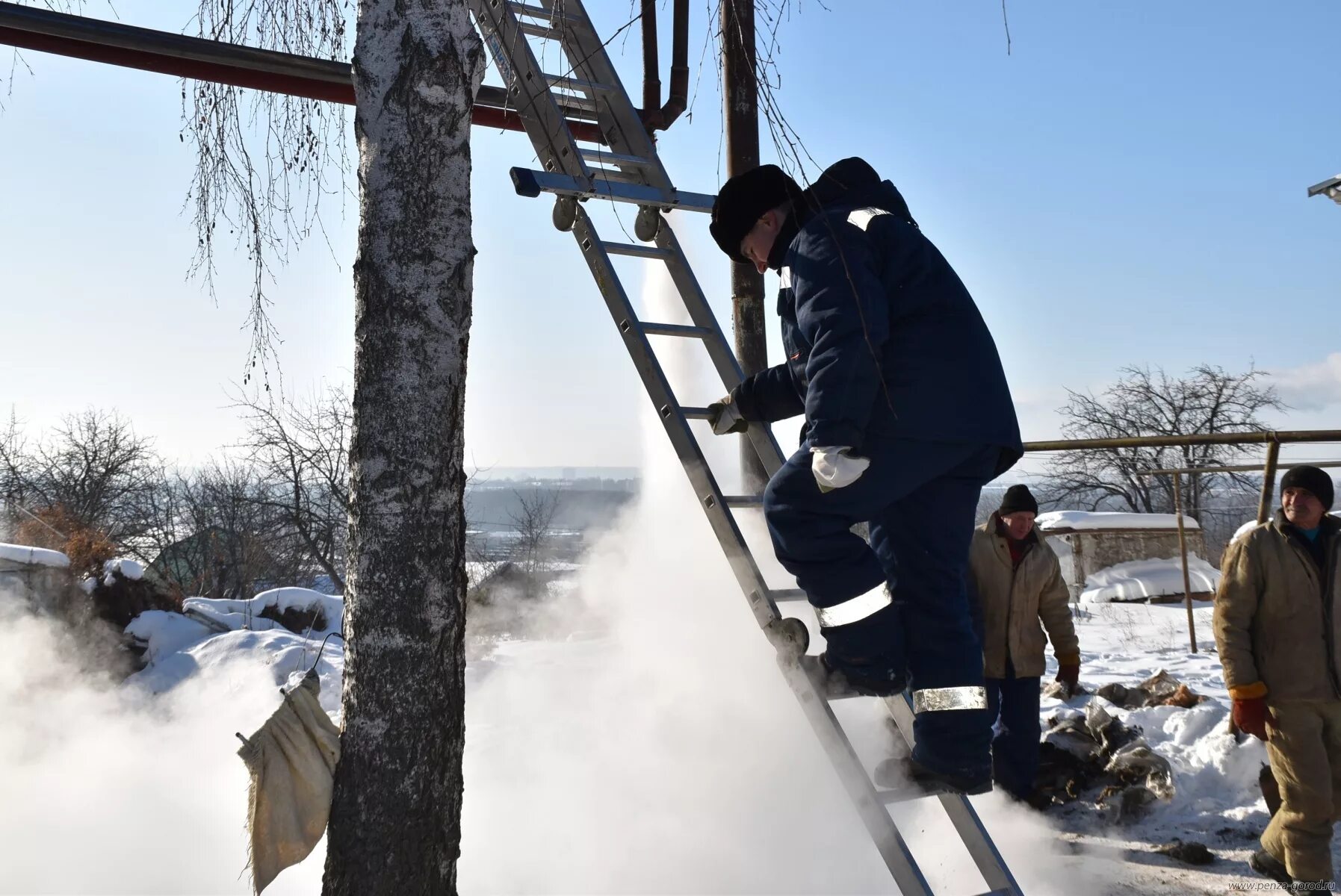 ремонтные работы на тепловых сетях. опрессовка трубопроводов прорыв. реконструкция тепловых сетей. опрессовка трубопровода. теплотрасса в бутово.