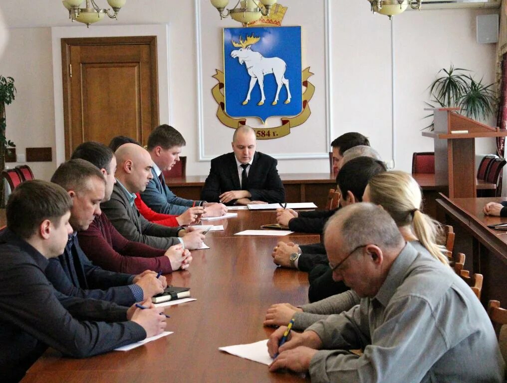 Курс на сегодня йошкар ола. Администрация города Йошкар-Ола. Мэрия Йошкар Ола. Мэр города Йошкар-Олы.