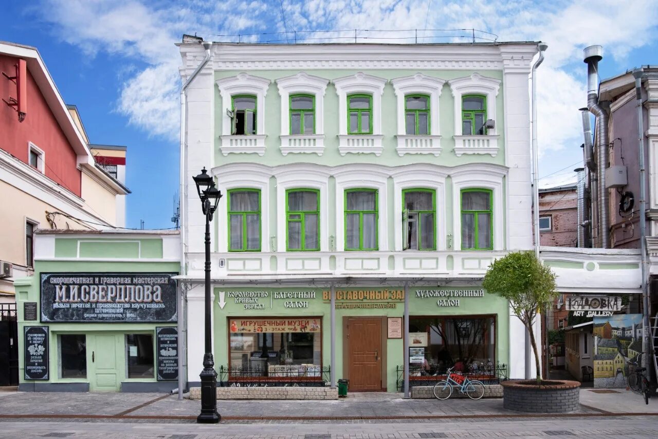 Самый большой музей мира. Самый большой музей в россии. Музей лувр в париже внутри. Музей истории искусств вена картинная галерея. Франция музей лувр.