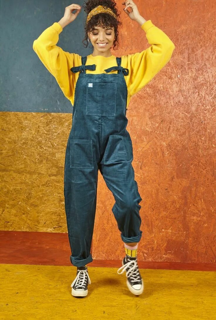 Комбинезон 90. Томми хилфигер комбинезон женский. 90 е джинсовые комбинезоны. Полукомбинезон женский томми хилфигер. 90 е джинсовые комбинезоны.