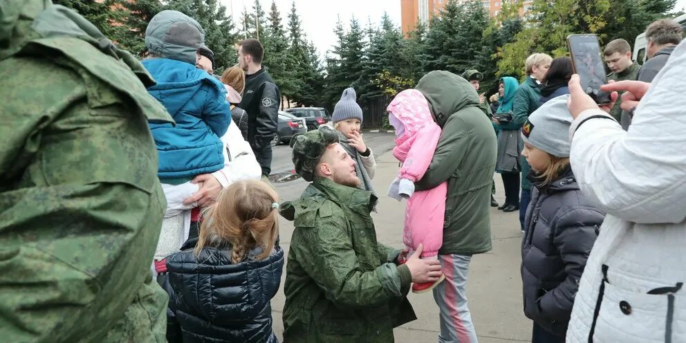 Мобилизация многодетных отцов новости сегодня. Отсрочка от мобилизации в России. Мобилизация отсрочка дети. Отсрочка от мобилизации многодетным. Многодетные семьи мобилизация частичная.