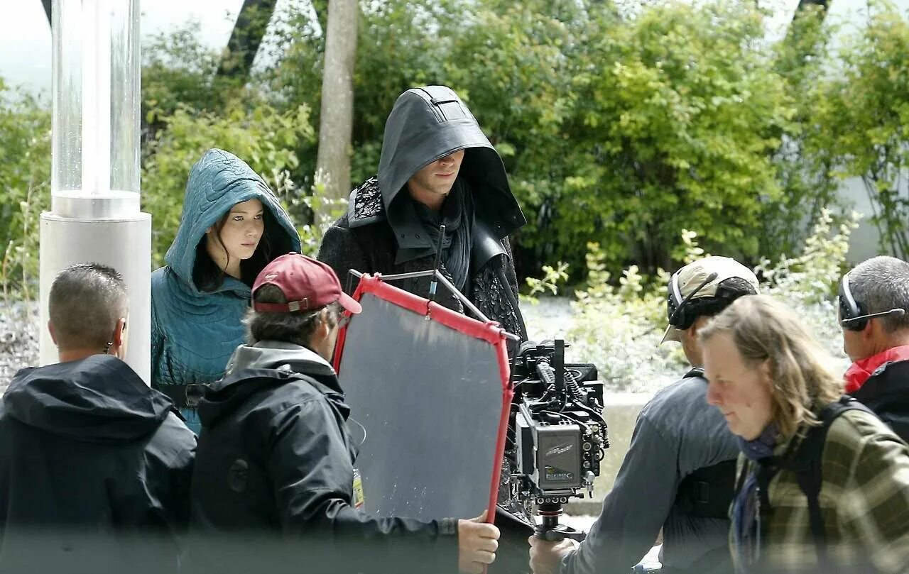 Два дня голодных. Сойка пересмешница 2. Голодные игры сойка-пересмешница часть 2. Два дня голодных. Два дня голодных.