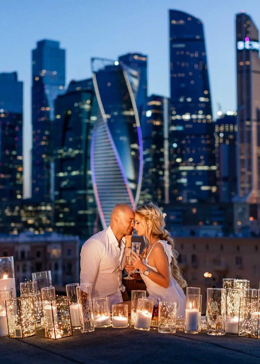 Развлечения для пар. Москва Сити фотосессия. Фото на фоне Москва Сити. Фотосессия на фоне Москва Сити. Фотосессия на крыше Москва Сити.
