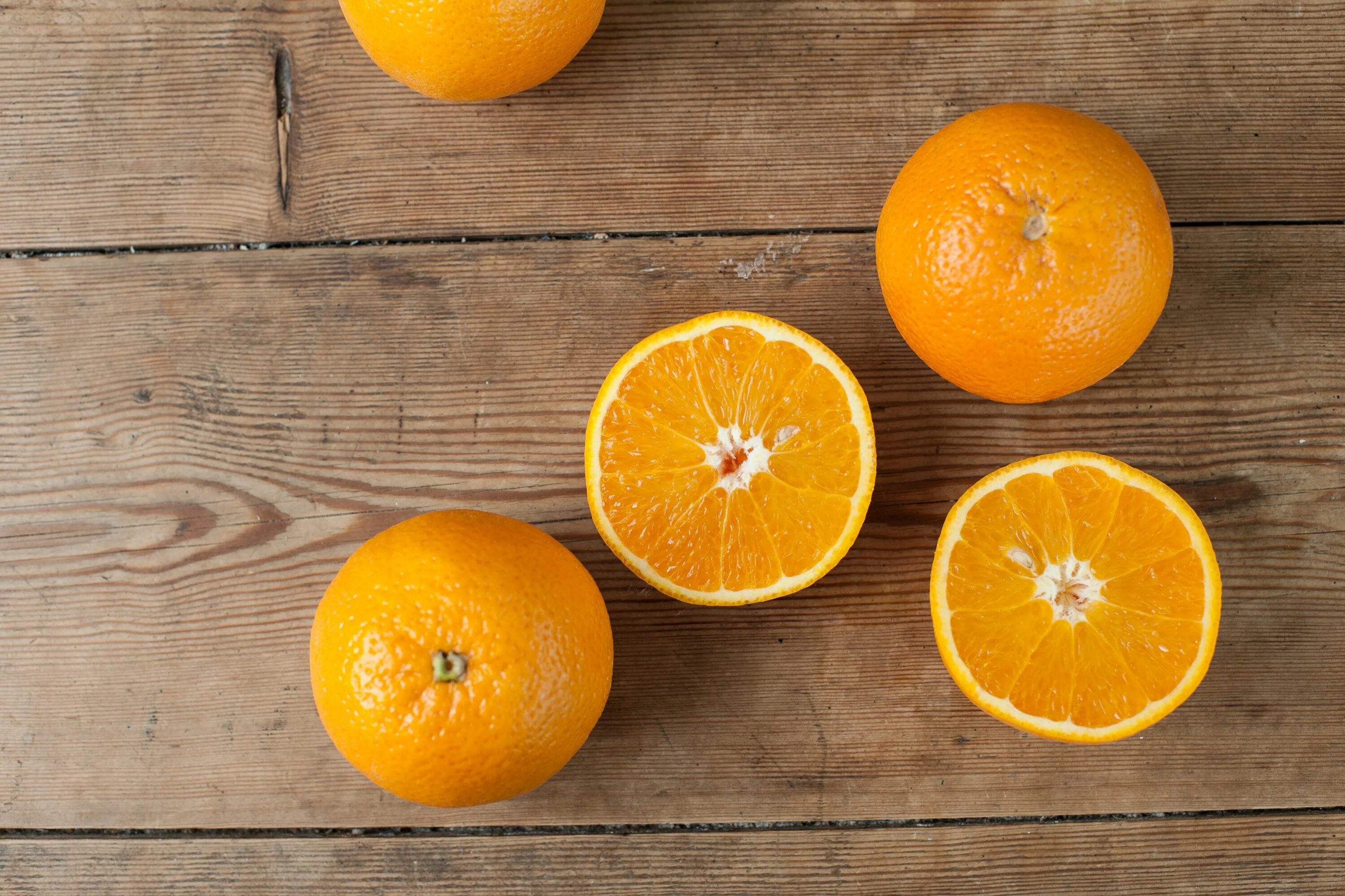 Мандарин 57181. 1 маленький апельсин. 1 маленький апельсин. Мандарин на белом фоне. Танжерин (мандарин итальянский).