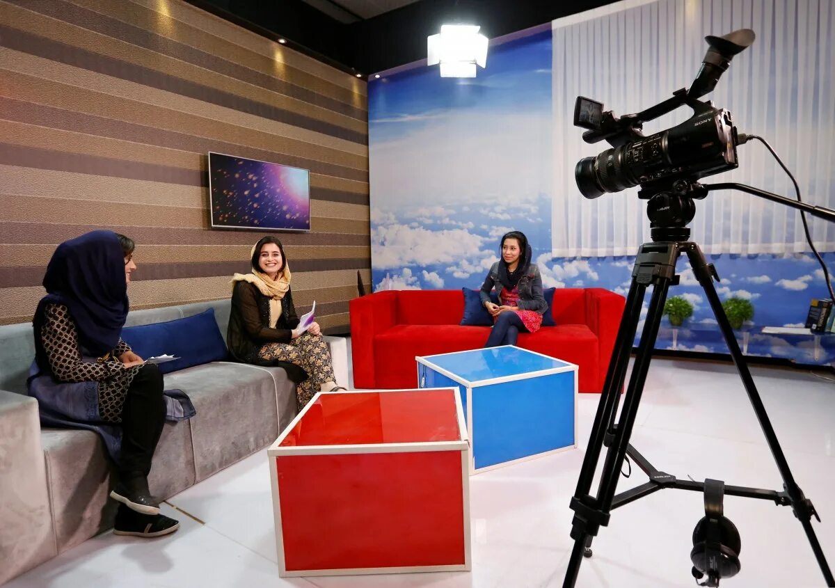 Maria for a tv station. TV Station. Дамский телевизор. New Station TV. Station TV Jakarta.