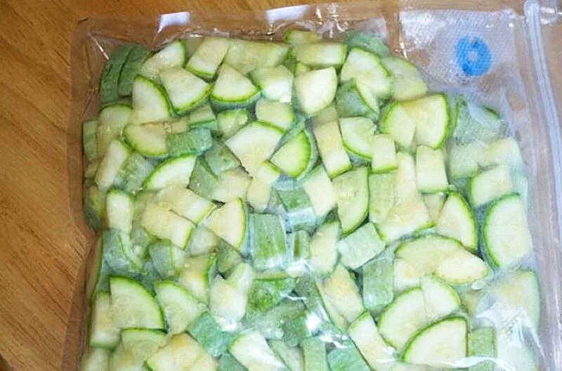Кабачок кубик замороженный. Кабачок резаный кубики. Кабачки кубик замороженный. Кабачки кубик замороженный. Кабачки кубиками заморозка.