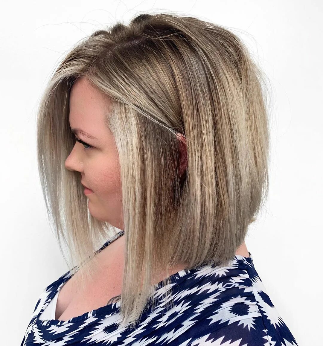 длинное каре на редкие волосы. боб каре с удлинением и объемом. стрижка градуированное каре каскад боб. каре лонг боб. стрижка градуированное каре каскад боб.