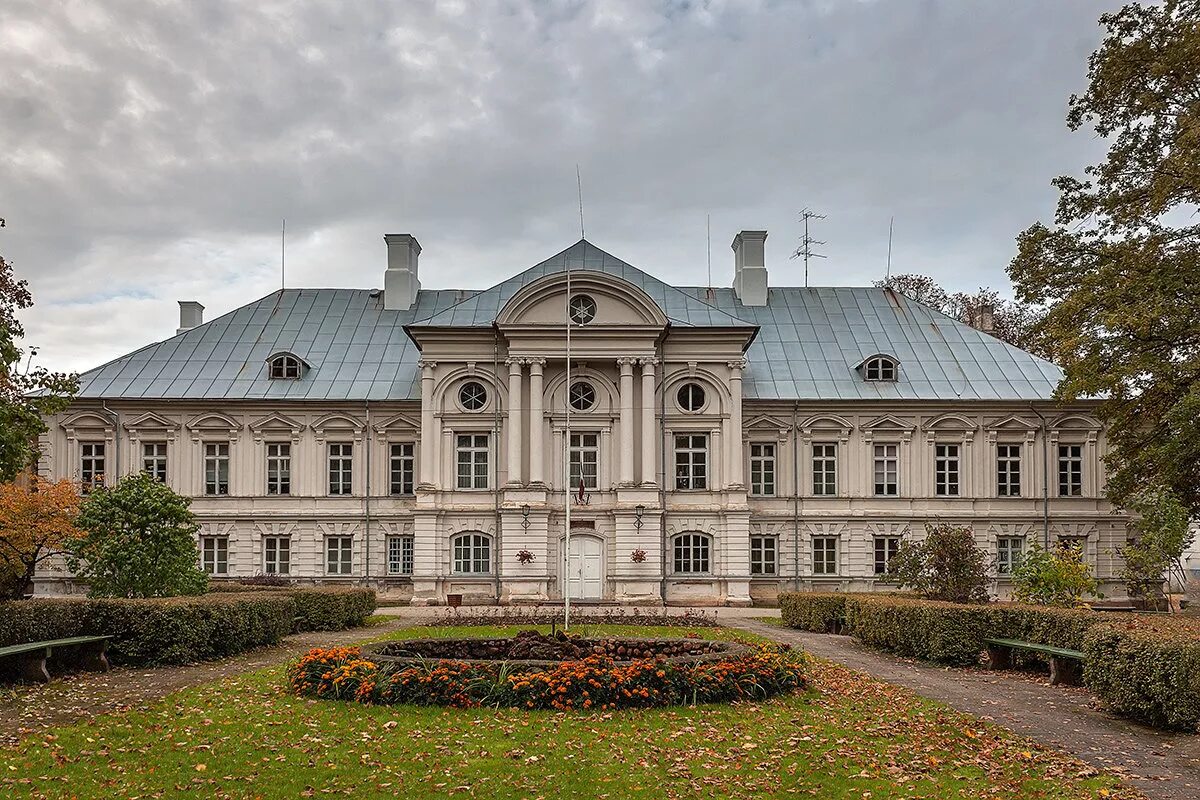 отель усадьба горки ленинские. дворец театр шереметева в останкино. усадьба раек торжок. дворянская усадьба 19 века в россии. многие дворянские усадьбы возводились известными западными архитекторами.