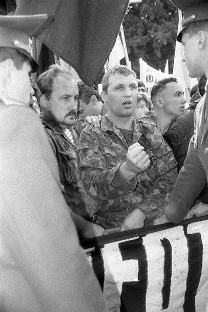 Сашко белый музычко в чечне. Сашко билый александр музычко. Сашка билый. Сашко белый музычко. Сашко белый украина.