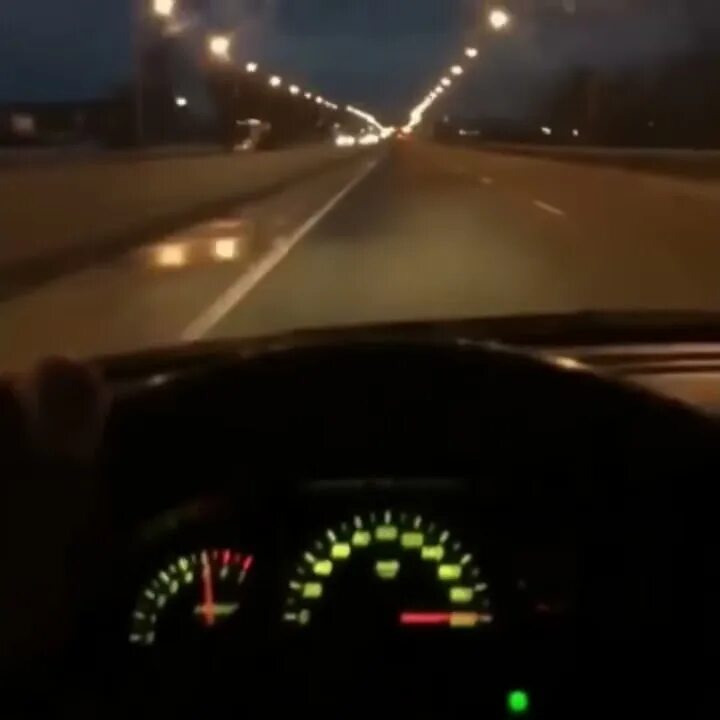 Слушать песню на спидометре. Ауди рс8 максимальная скорость. Слушать песню на спидометре. Ауди 100 пустой бак спидометр. Спидометр 180 км/ч.