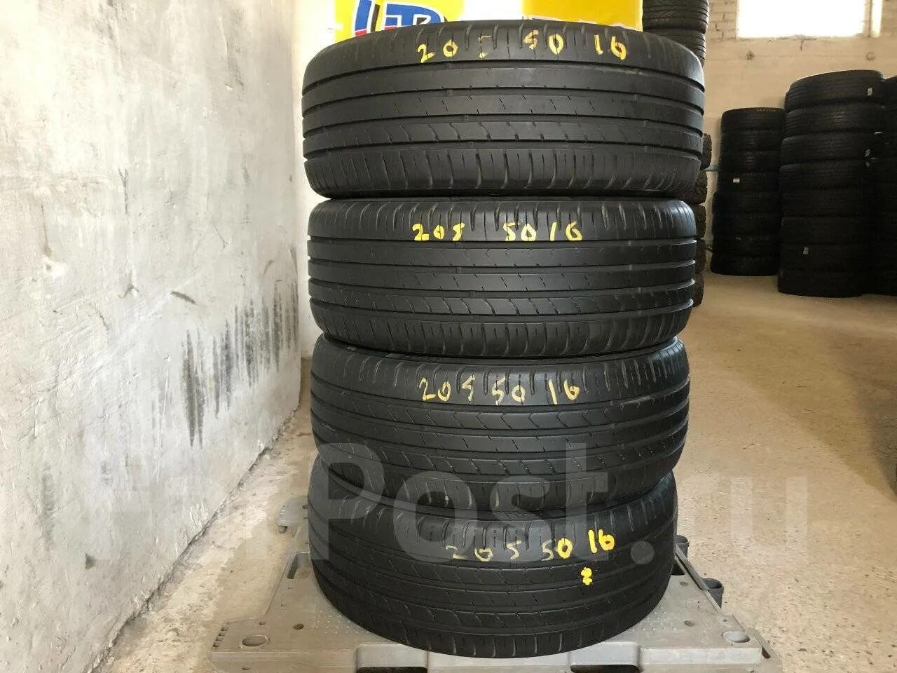 Купить в красноярске резину 205. Hs51 Kumho 205/60 r16 колеса 35. 205/50/17 HS 51 Kumho на 7.5 j диск. Kumho Ecsta hs51 205/45 r17 на машине. Kumho шины летние без дисков.