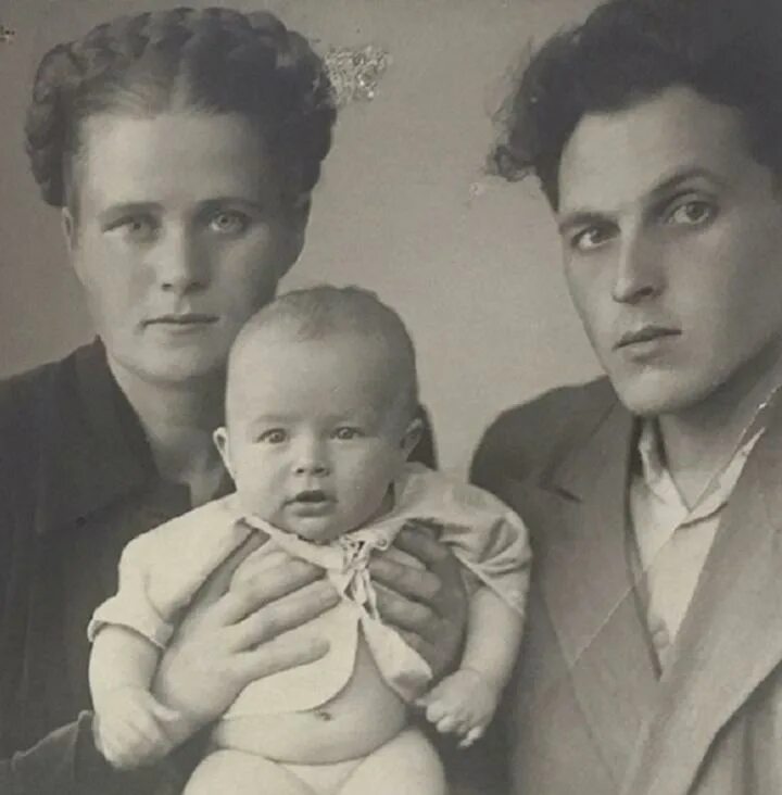 Дети ирины алферовой. Родители алферова. Родители алферова. Родители алферова. Родители алферова.