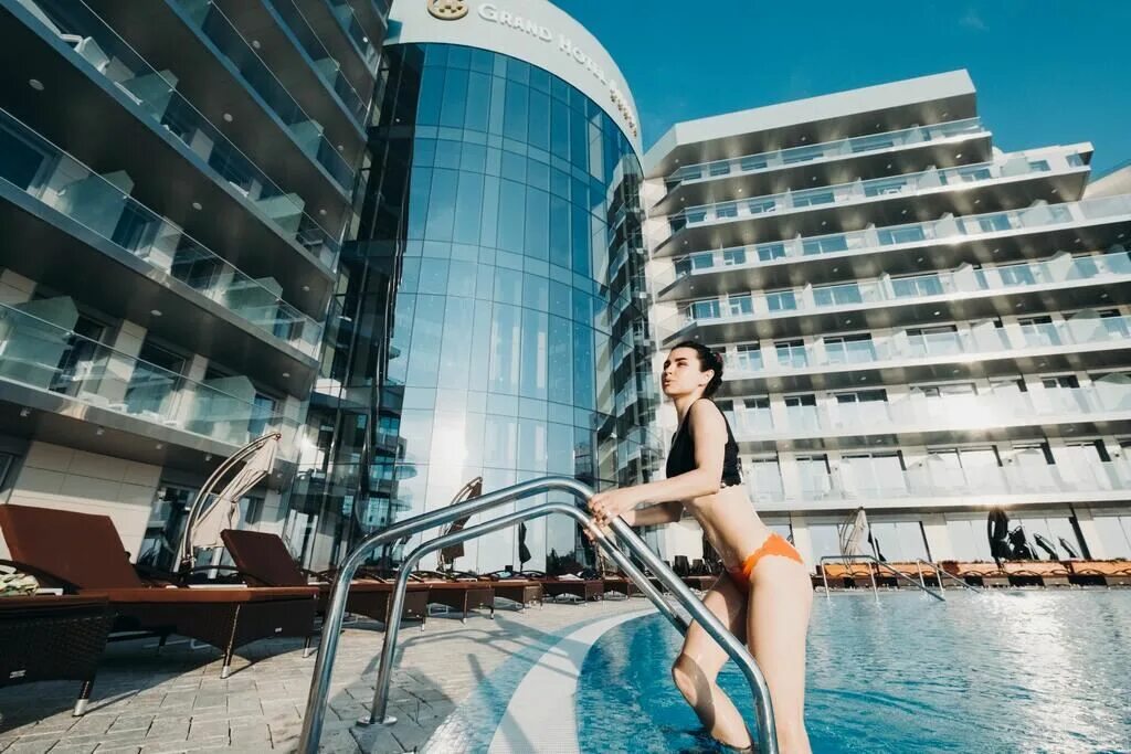 Сильви анапа. «Grand Hotel Anapa» / «Гранд отель Анапа». Гранд отель Анапа 5. Grand Hotel Anapa 5 Анапа. Гранд отель Анапа бассейн Инфинити.