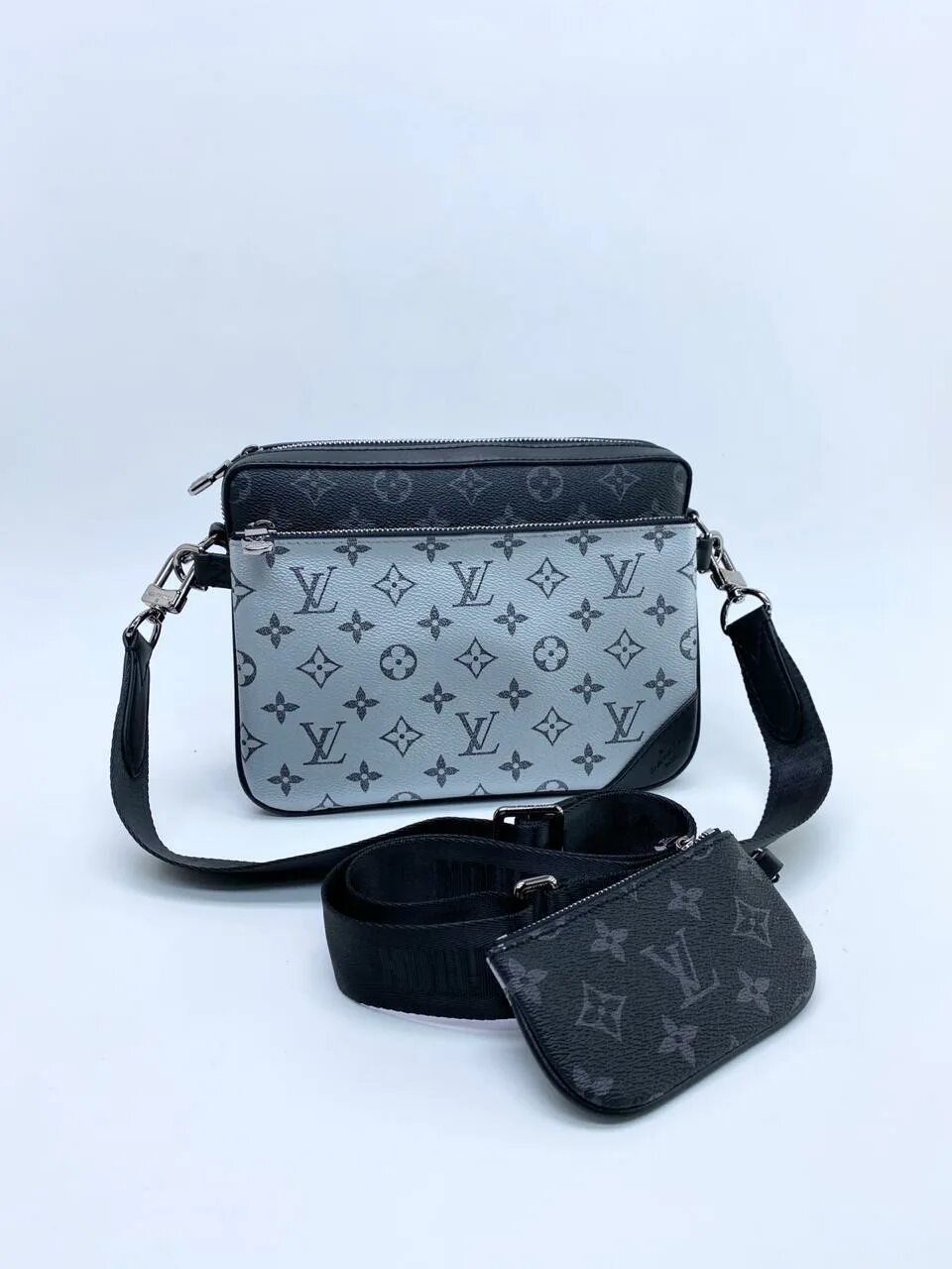 Мессенджер trio louis vuitton. Louis trio. Louis vuitton trio messenger мужская. Louis trio. Louis vuitton trio messenger bag.