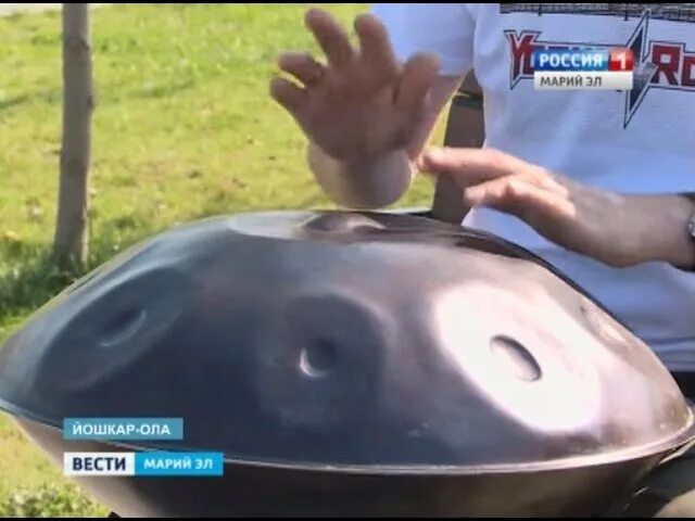 Как называется инструмент похожий на летающую тарелку. Инструмент летающая тарелка. инструмент похожий на ханг. музыкальный инструмент похожий на летающую тарелку. музыкальный инструмент в виде летающей тарелки.