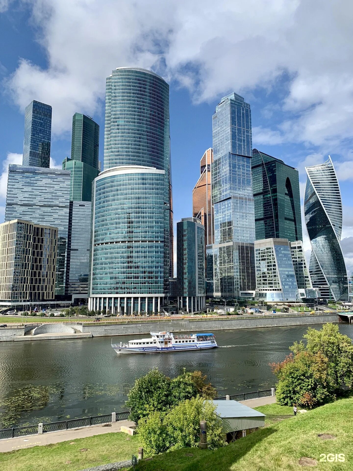 Собственник город москва. Собственник город москва. Заместитель собянина ефимов. Директор москва сити. Пресненская набережная 8 город столиц.