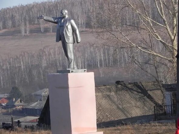 Село партизанск. Памятник Ленину в Партизанске. Красноярский край Партизанский район село Партизанское. Шушенское памятник Ленину. Ленин памятник Партизанское Красноярский край.