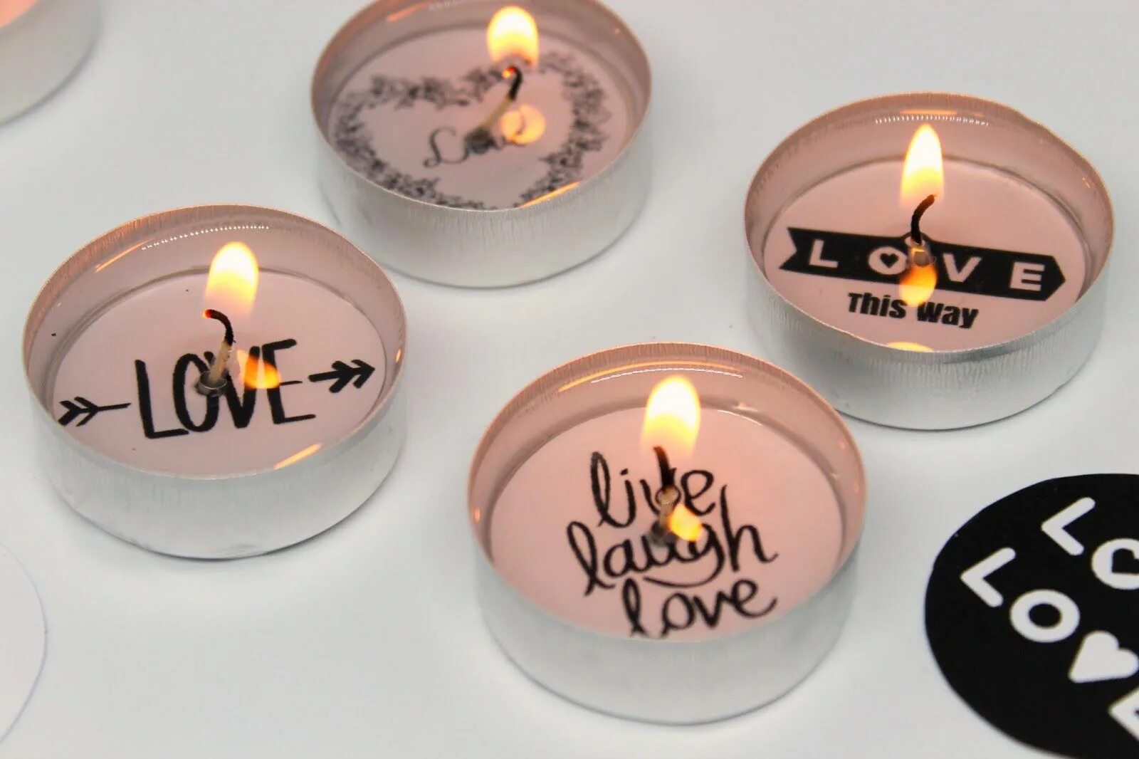 Стикер свеча. Свечи с посланием. Свечи с посланием внутри. Карточка свечи. Свечи с дрквесным фитилем.