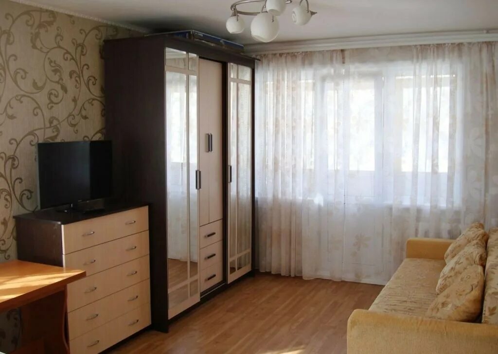 Фото комната сдается. Комната обычная. 7-я улица лазенки, вл14с1. Косметический ремонт квартиры. Сдать комнату в трехкомнатной квартире.