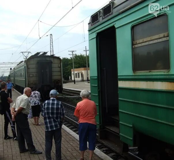 Бронепоезд железнодорожных войск байкал. Царь поезд на донбассе. Поезд с гуманитарной помощью. Поезд донбасс. Бронепоезд ждв украина.