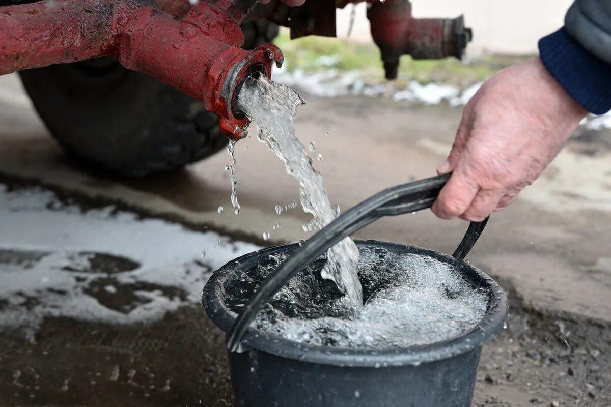 Откуда набирается вода. Унитаз смывательная система. Родник с питьевой водой. Откуда набирается вода. Запасайтесь водой.