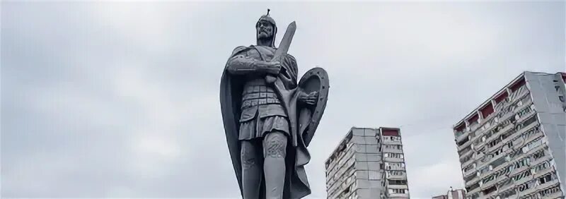 Город дзержинский памятники