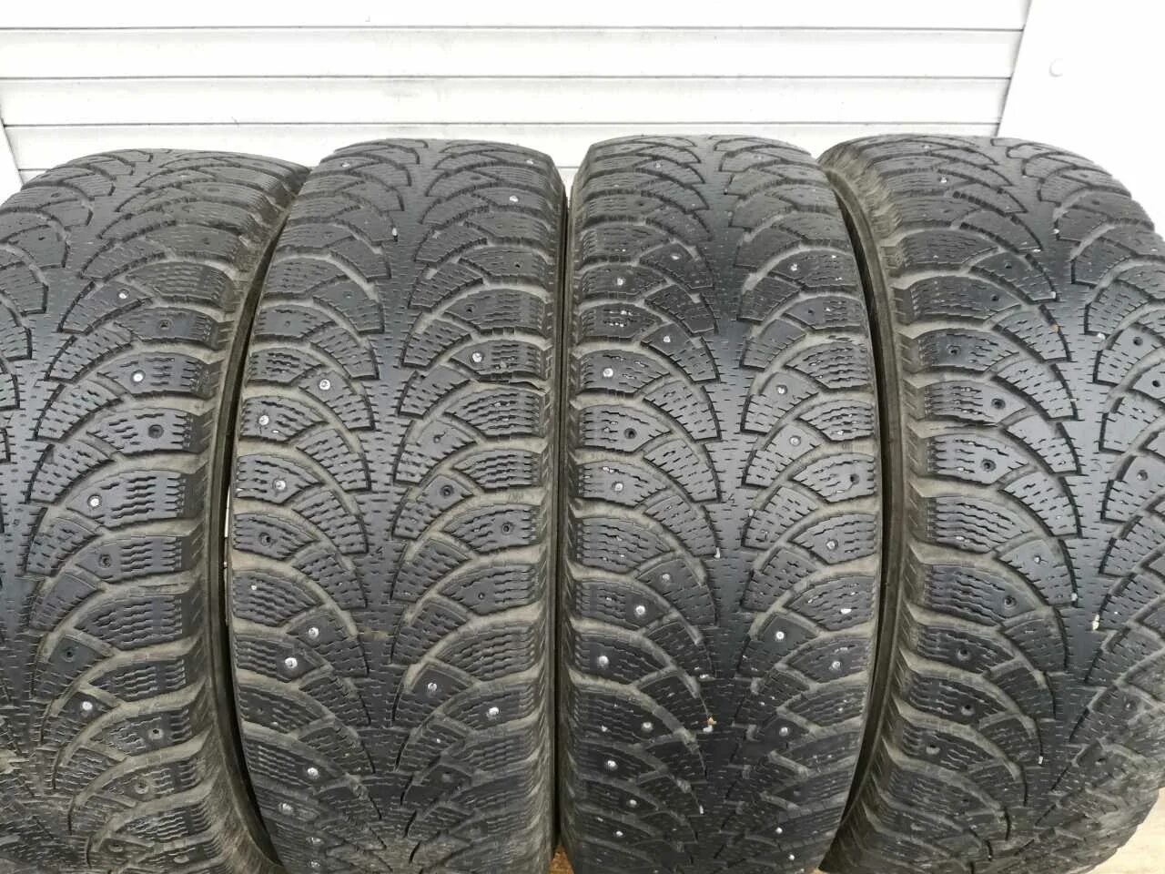 Gislaved nord frost 100. Шины гудиер зимние r13. Б у шины 15 зима. Шины гиславед норд фрост 100. Goodyear ultragrip ice arctic 185/65 r15.