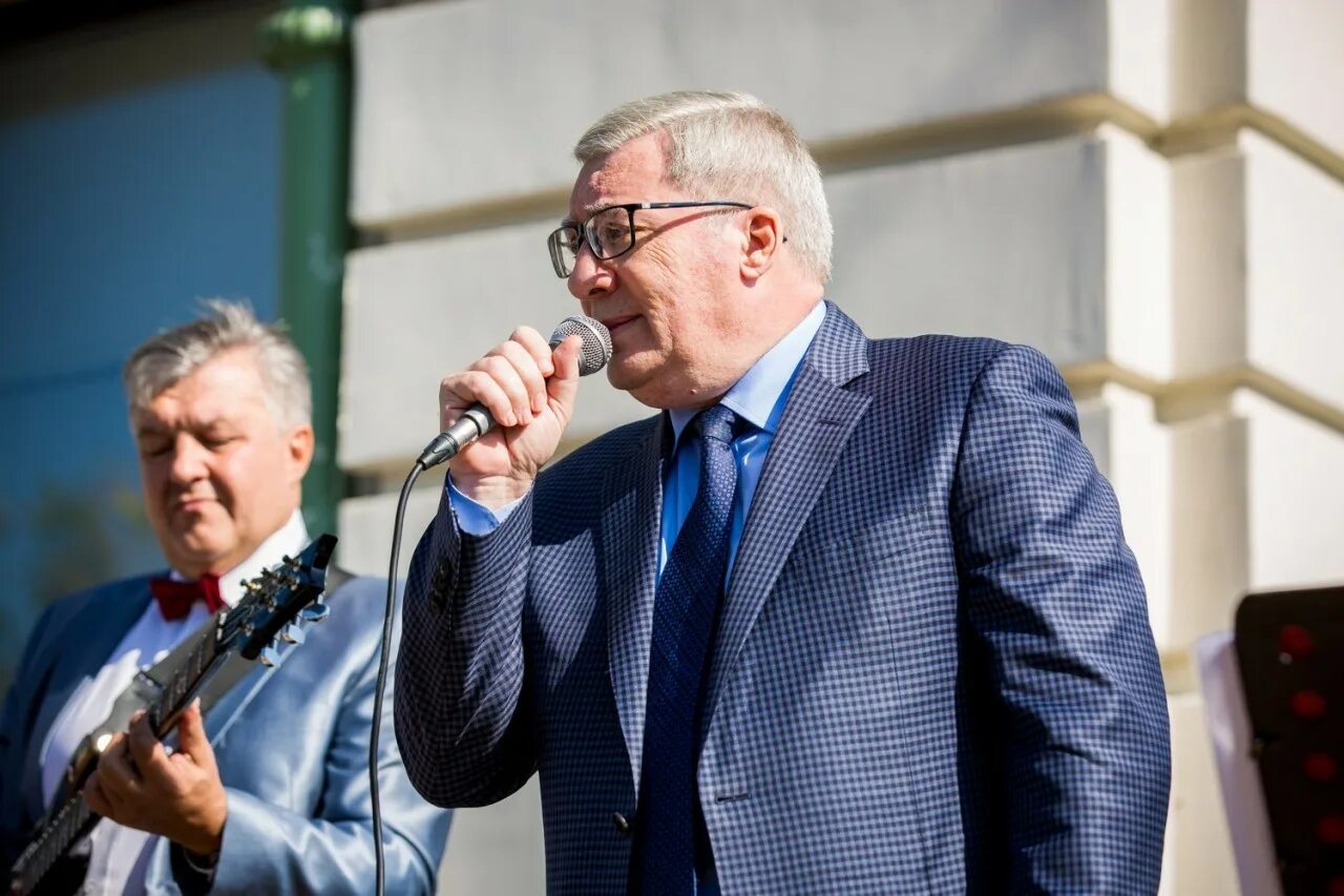 Чем сейчас занимается бывший губернатор
