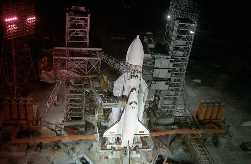 Площадка для запуска ракет. Буран космический корабль ссср. ракета буран ссср. космический челнок буран ссср. шаттл буран ссср.