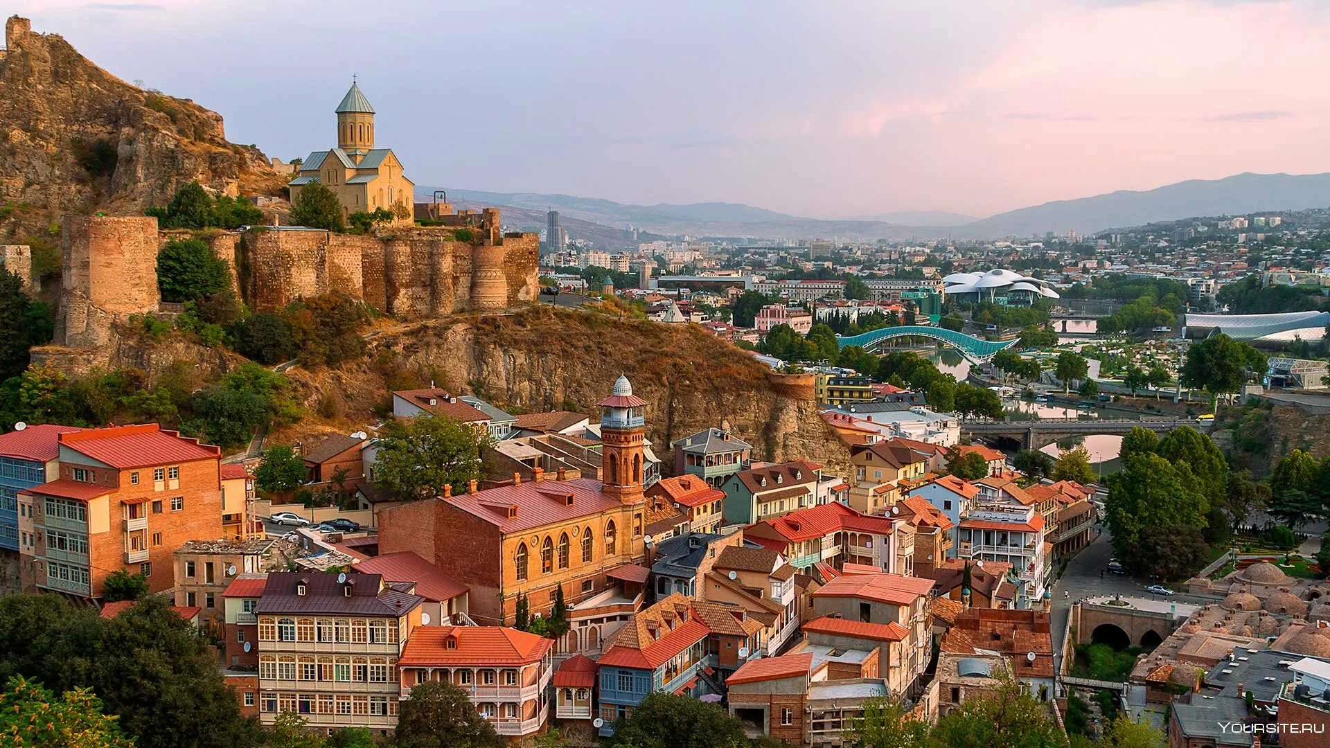 Где город тбилиси. Грузия Тбилиси крепость Нарикала. Тбилиси крепость Нарикала Нарикала. Тбилиси панорама Нарикала. Крепость Нарикала (г. Тбилиси).