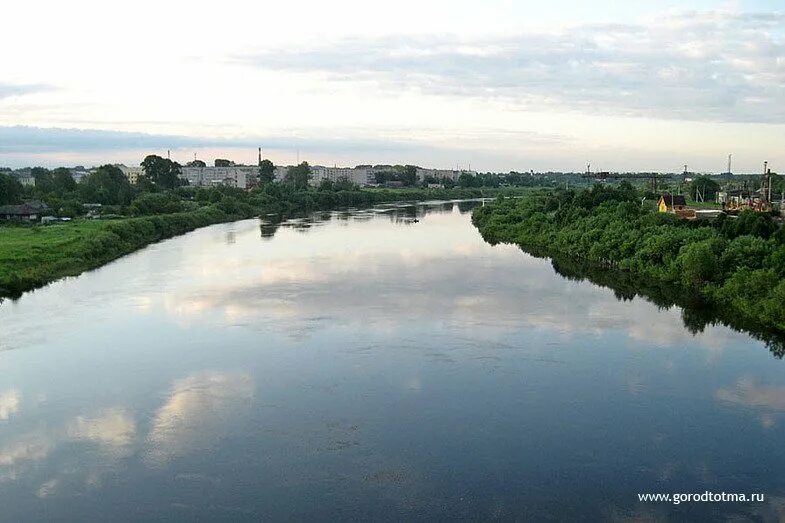 Уровень воды в реке сухона. Река Сухона Вологодской области. Река Сухона Тотьма. Сухона река Междуреченск. Сокол карьер Вологда.