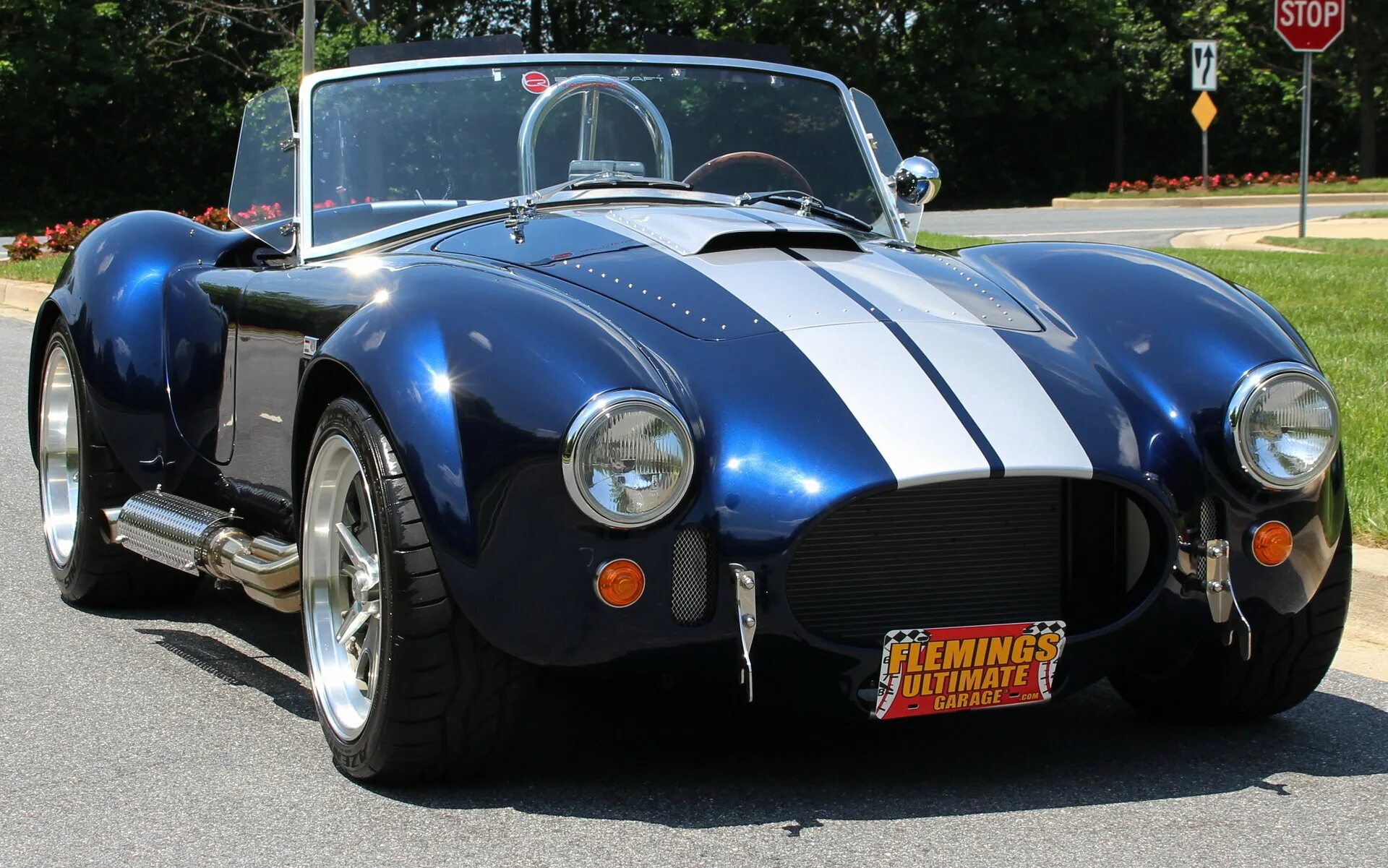 Shelby cobra купить. Cobra 1965. Шелби Кобра 65. Shelby Cobra 427 1965 maisto черная 1 24 Custom shop. Шелби Кобра 427 1963.