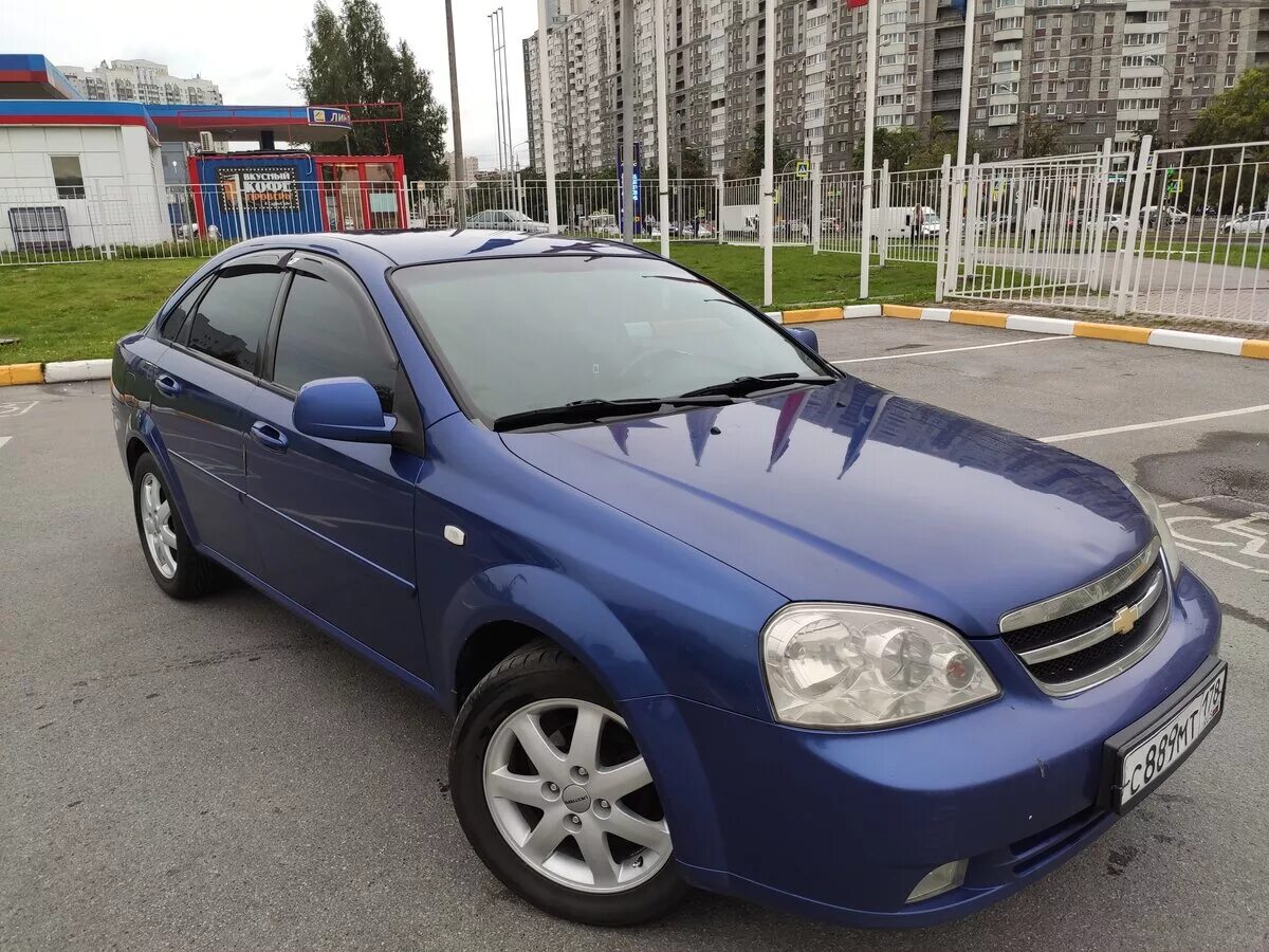 Лачетти купить саратов. Chevrolet Lacetti 2010 седан. Шевроле Лачетти седан 1.4 2010. Шевроле Лачетти седан синий. Chevrolet Lacetti седан синий.