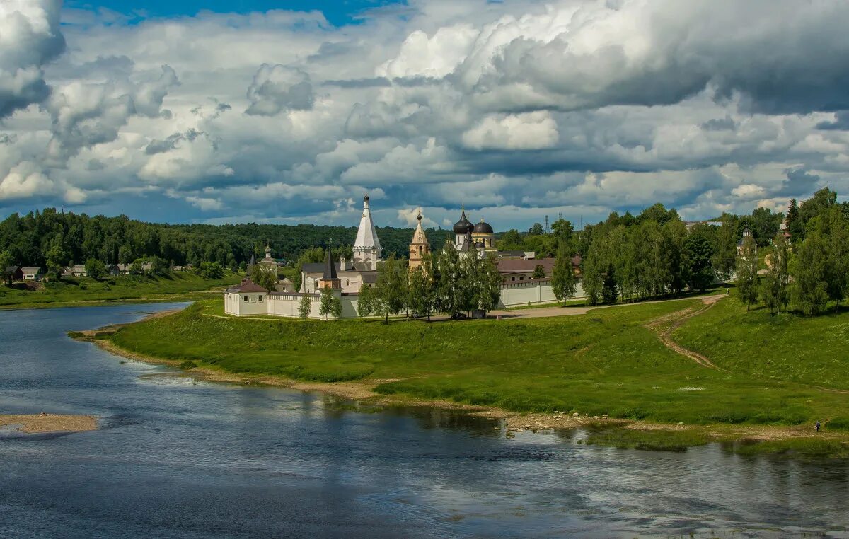 Городок на волге