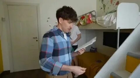 Старший брат против