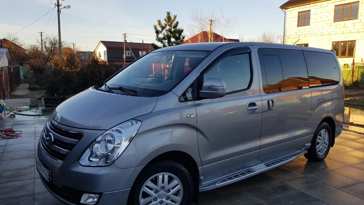 Купить гранд старекс 2.5 дизель. Хёндай Гранд Старекс 4х4. Hyundai h2 Grand Starex 4x4. Hyundai h1 Grand Starex 2021 Крылья передние. Hyundai Grand Starex отзывы.