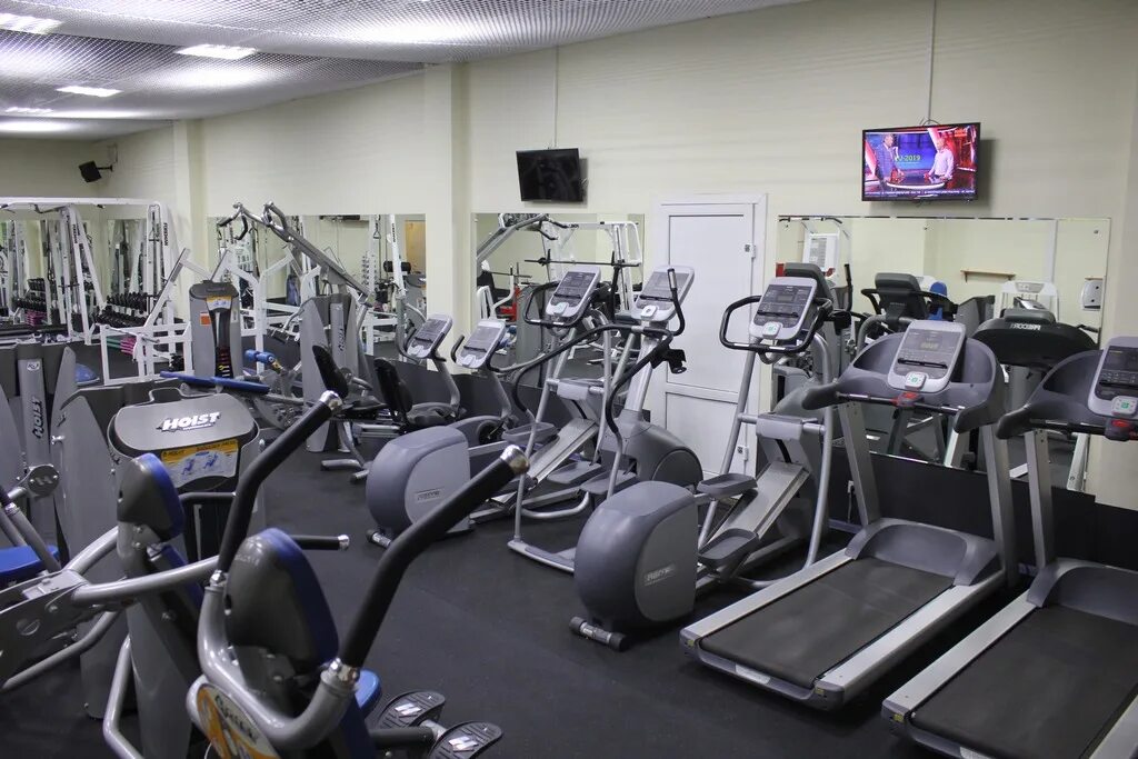 спортзал. олимп выборг спортзал зал. кач в спортзале. кит фитнес кисловодск. грин парк кисловодск тренажерный зал.