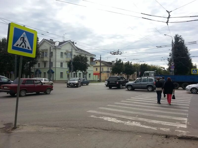 Ковров куйбышева. Улица Куйбышева ковров. Перекресток у кинотеатра ковров. Пр Ленина перекресток на Шмидта ковров. Перекресток Шмидта-Лопатина ковров.