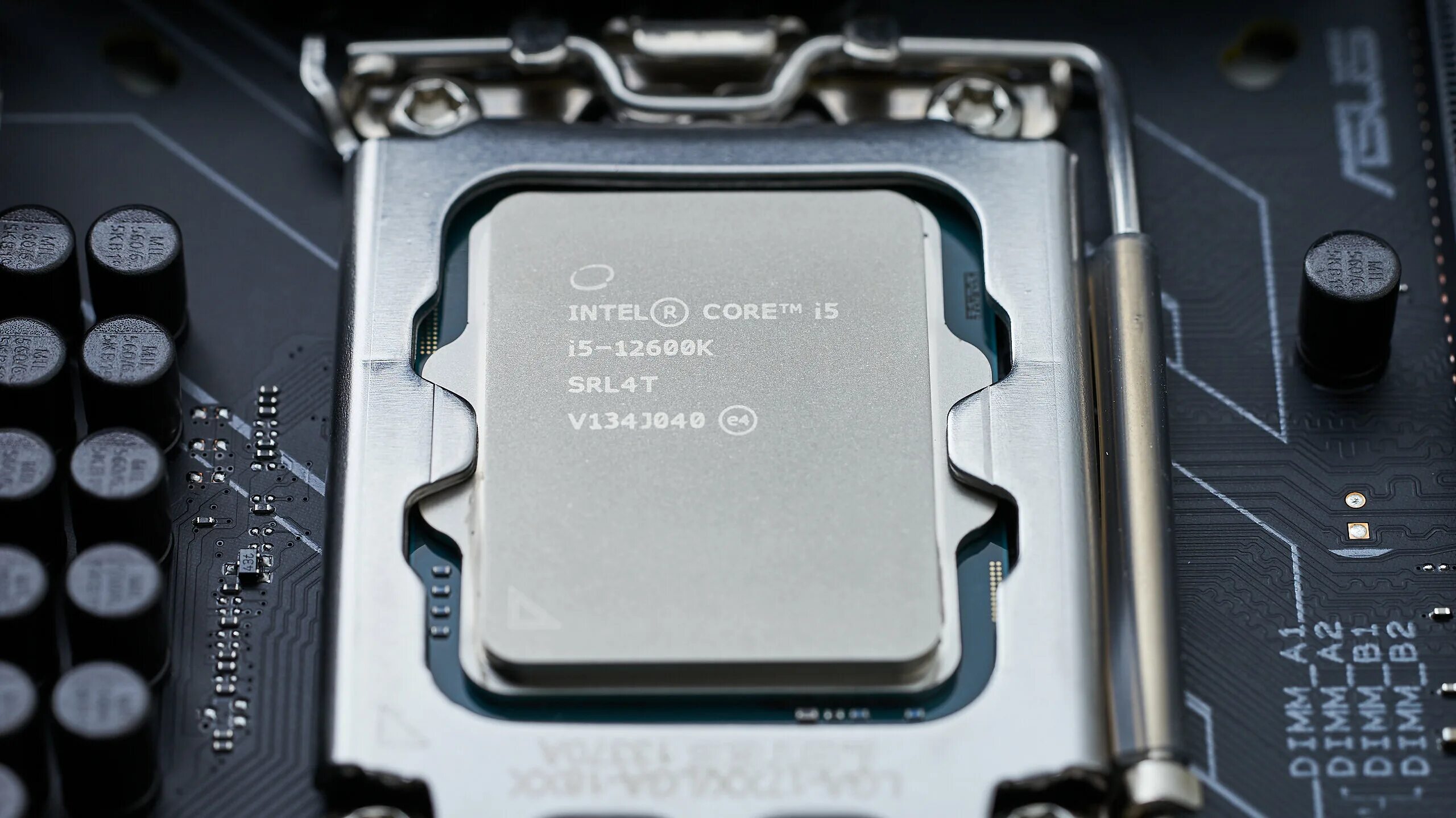 Питание процессора i5. Процессор Intel Core i5 12600. Intel i5 12400. Core i5-12400f. Процессор Intel Core i5 12400f.