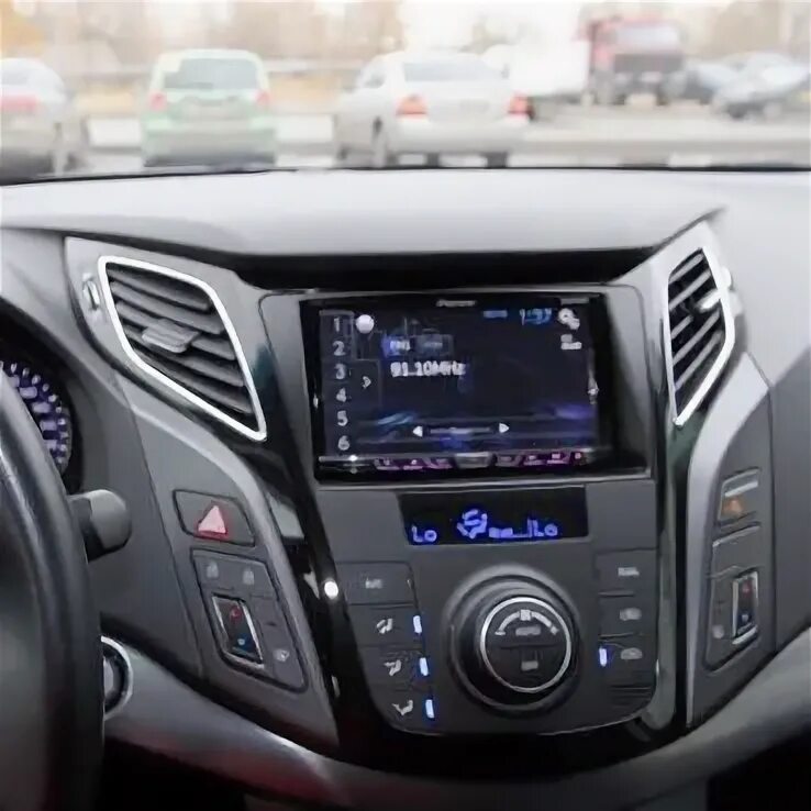 I40 как снять магнитолу Магнитола в Comfort от комплектации(Lifestyle) Hyundai i40, 2 л, 2015 года ста