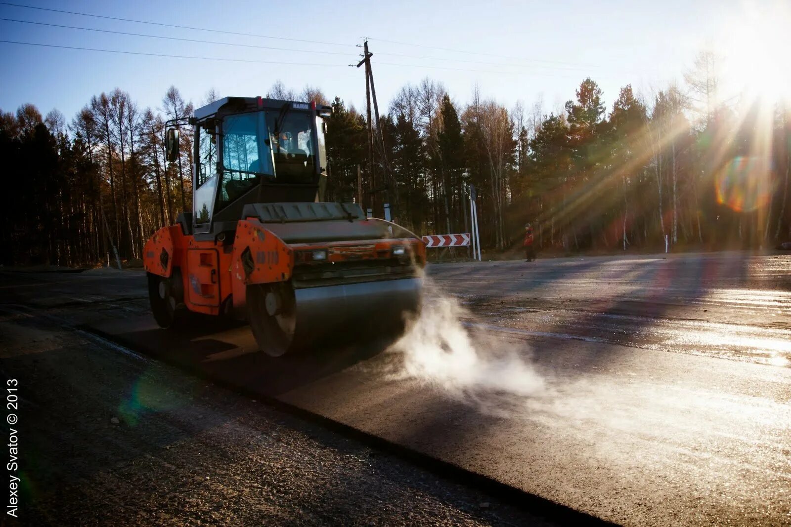 День дорожной службы. С днем дорожного строительства. Фон с днем дорожного хозяйства. С днем работника дорожного хозяйства. Открытка с днем дорожного хозяйства.