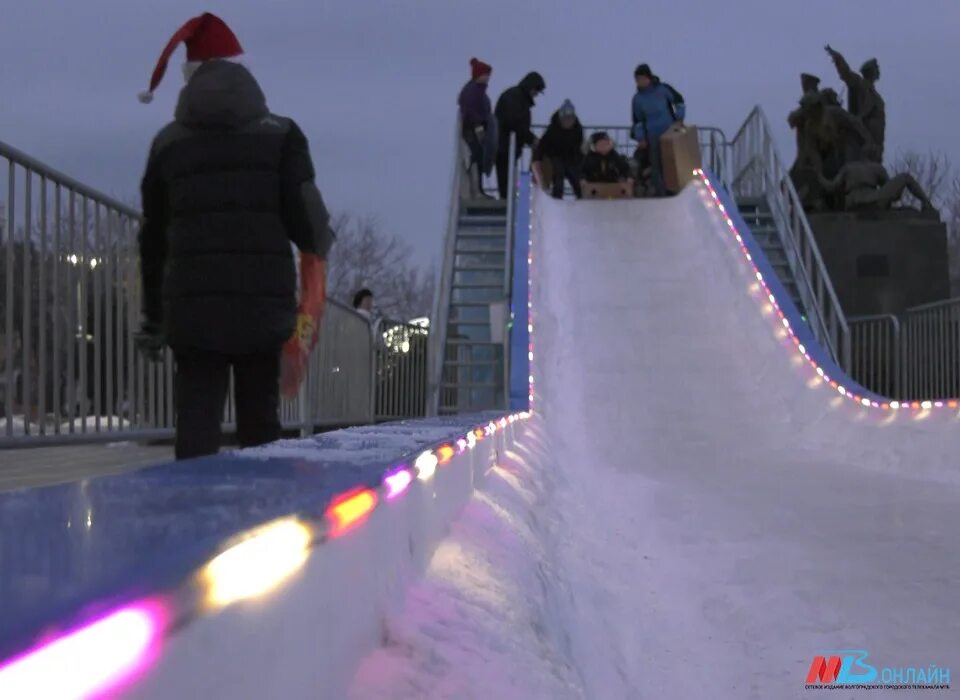 Ледяная горка в нижнем новгороде фото Ледовый городок на площади Революции открыт