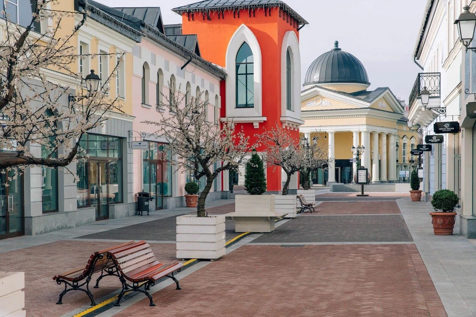 Outlet москва. Аутлет Вилладж Москва. Outlet Village белая дача. Аутлет белая дача Люберцы. Аутлет Вилладж Котельники.