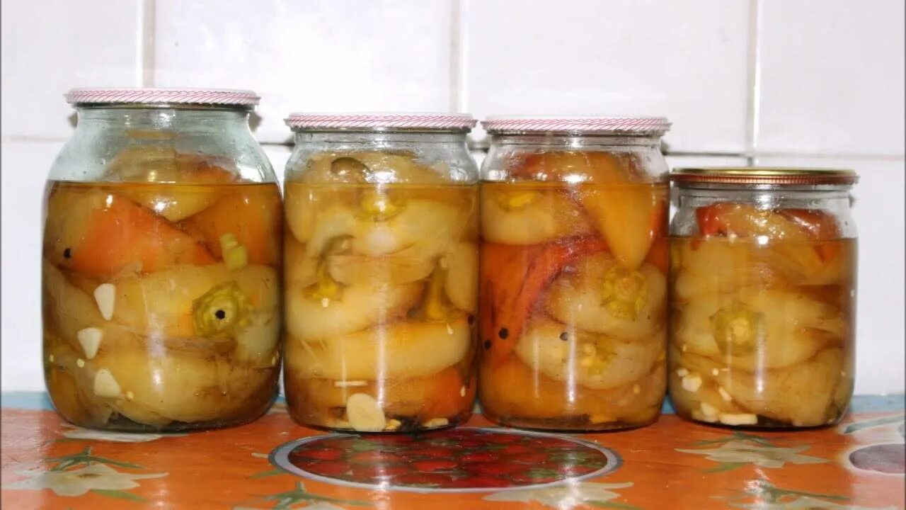 Перец с зеленью и чесноком на зиму. Перец жареный консервированный. жареный перец на зиму. перец запеченный консервированный на зиму. жареный перец на зиму без стерилизации.