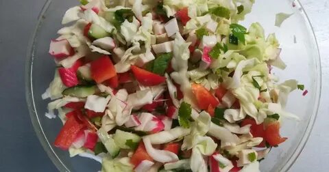 Салат из капусты крабовых палочек и огурца